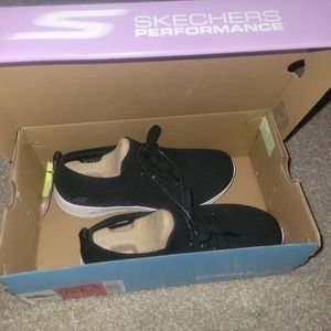 Skechers performance shoes never used